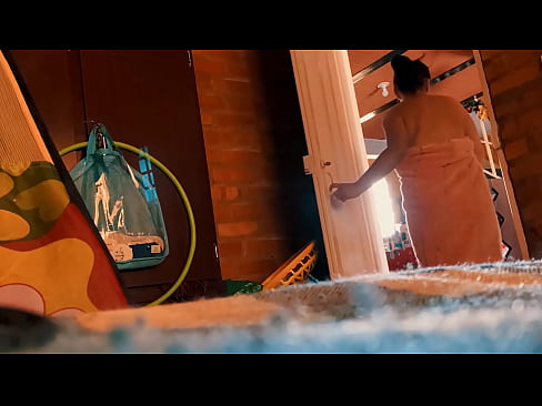 ❤️ Umalume uyandilandela sayongena kwi shower, uyandigezela ndisahlamba. Amanyala  kwi-xh.rexporn-com.ru ﹏